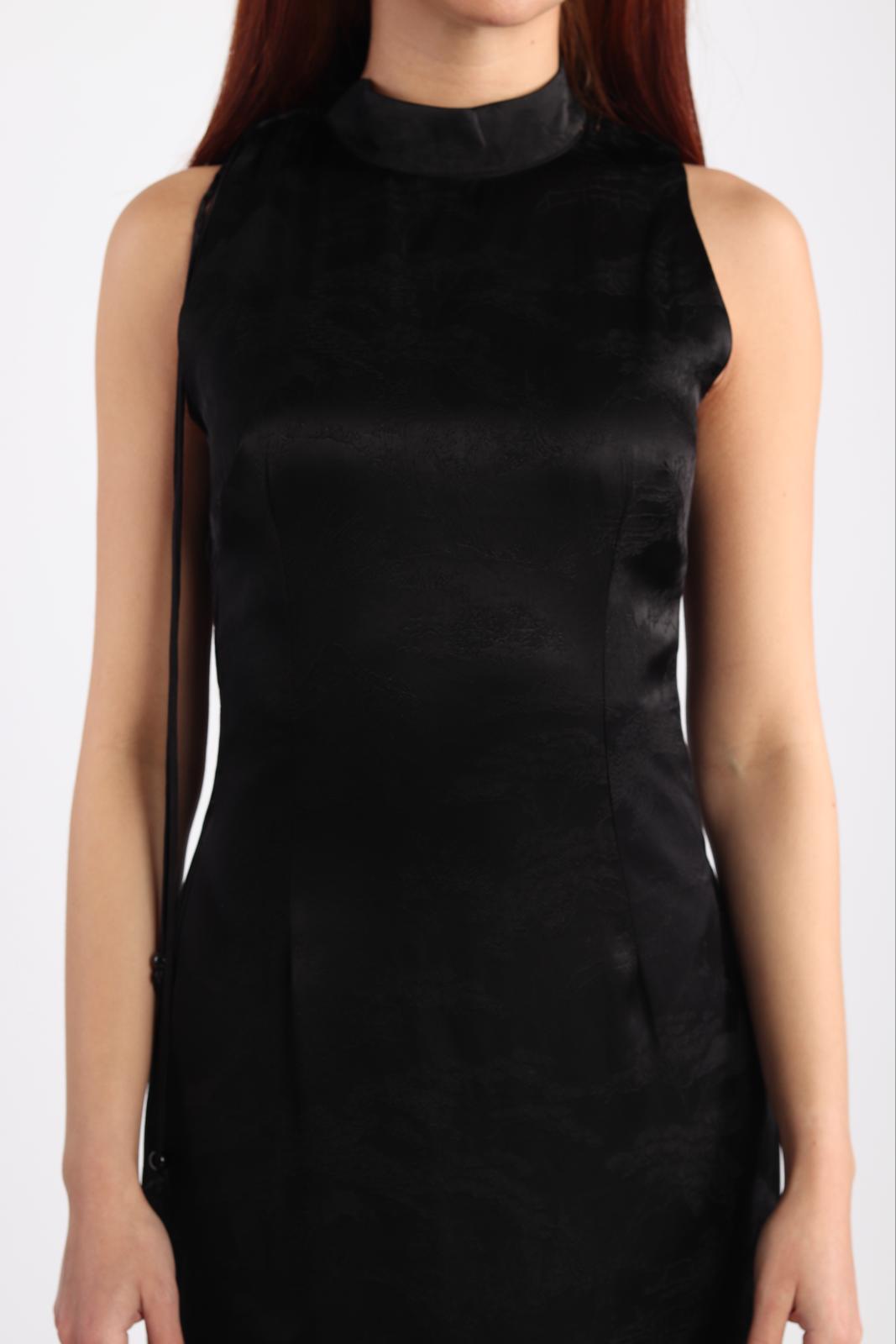Robe japonaise noir designer